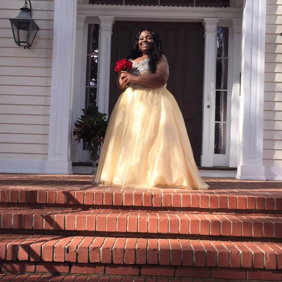 Beautiful Prom Dress - Picture 6 of 8